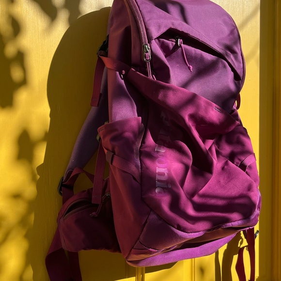 Patagonia W’s Nine Trails Pack - Picture 4 of 9